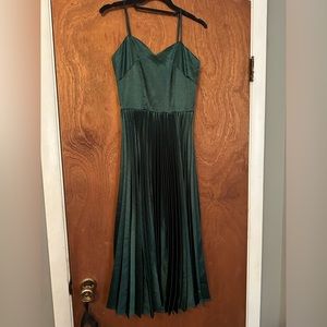 Gianni Bini emerald green dress